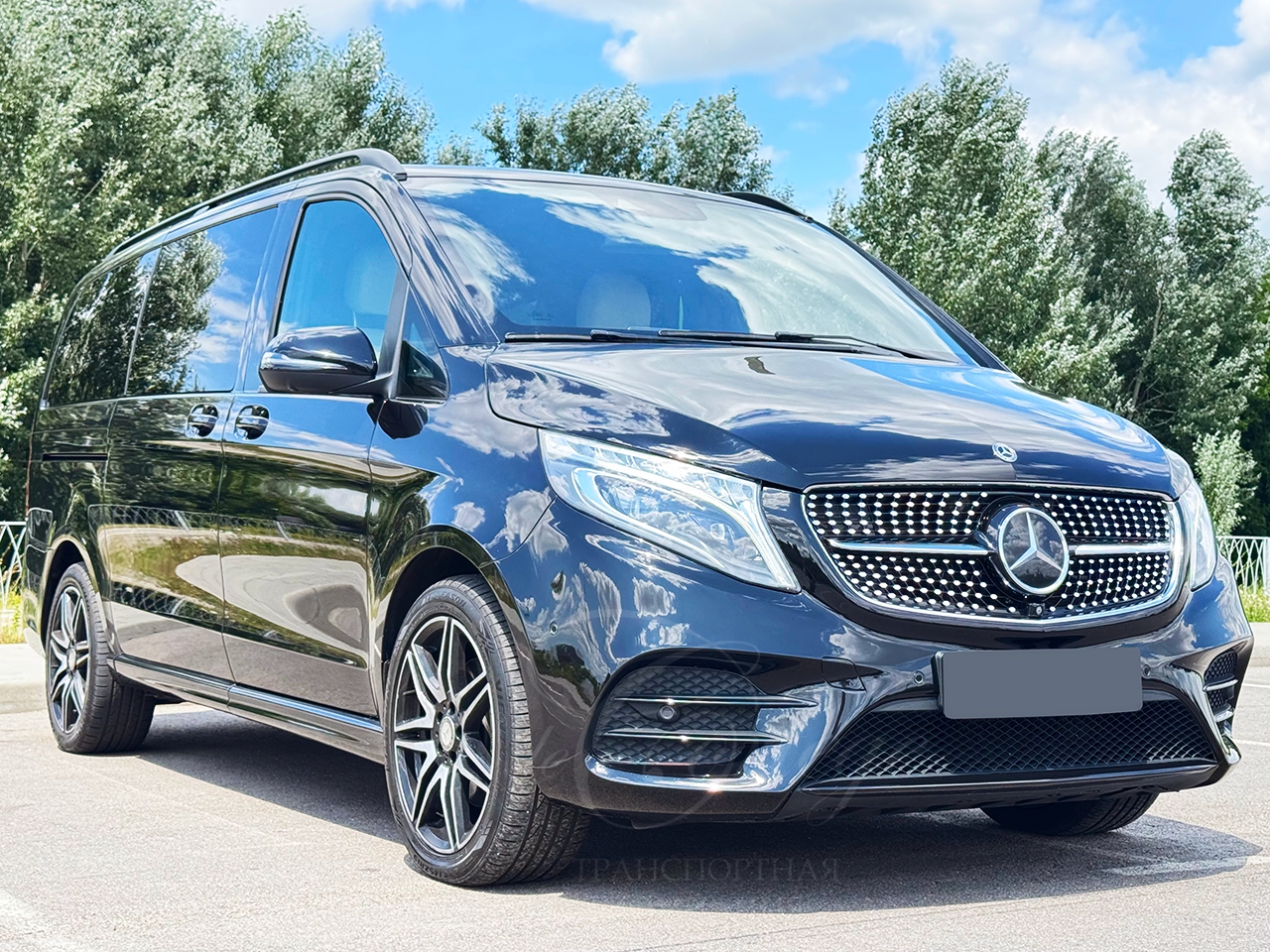 Mercedes-Benz V (black, lux, white inside)