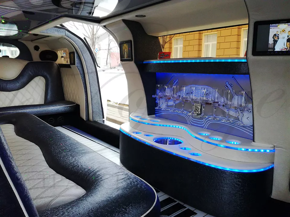 lim Rolls-Royce Phantom (white)
