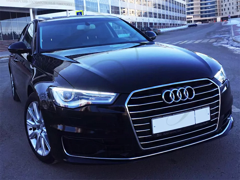 Audi A6 C7 (black)