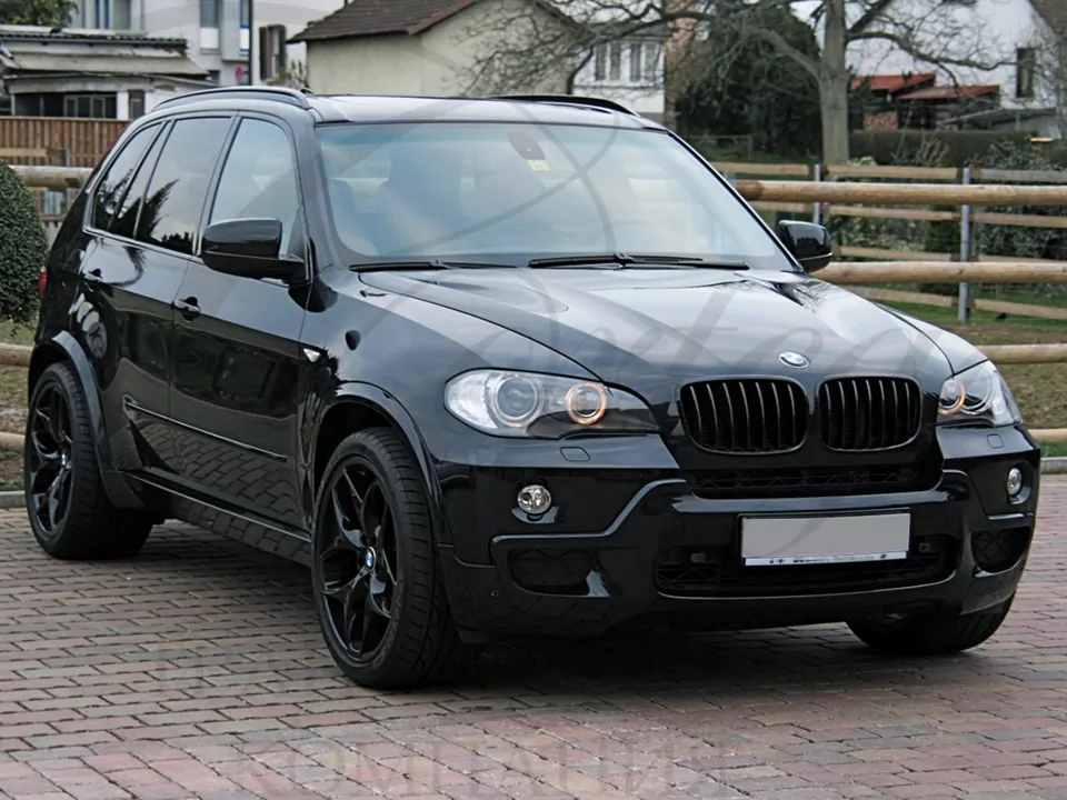 BMW X5 E70 (black)
