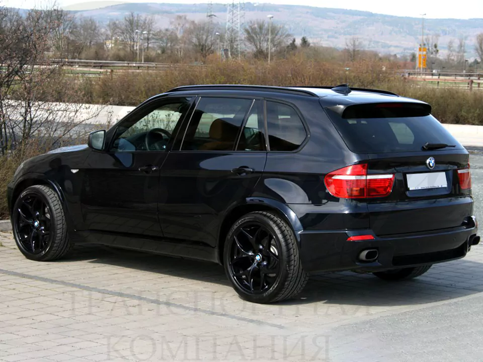 BMW X5 E70 (black)