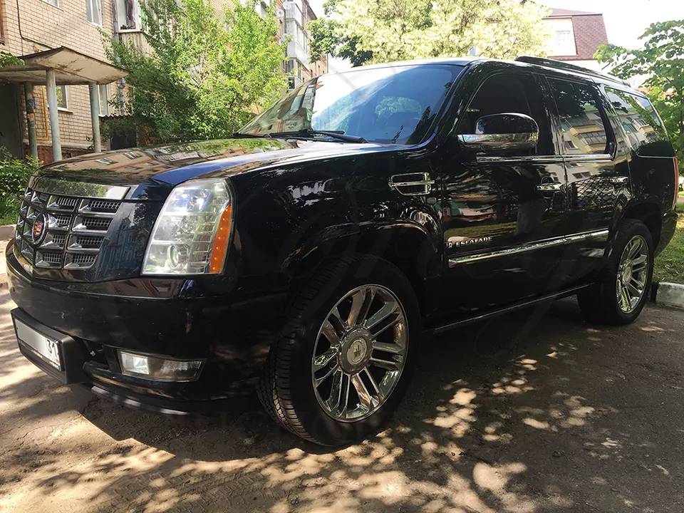 Cadillac Escalade (black)