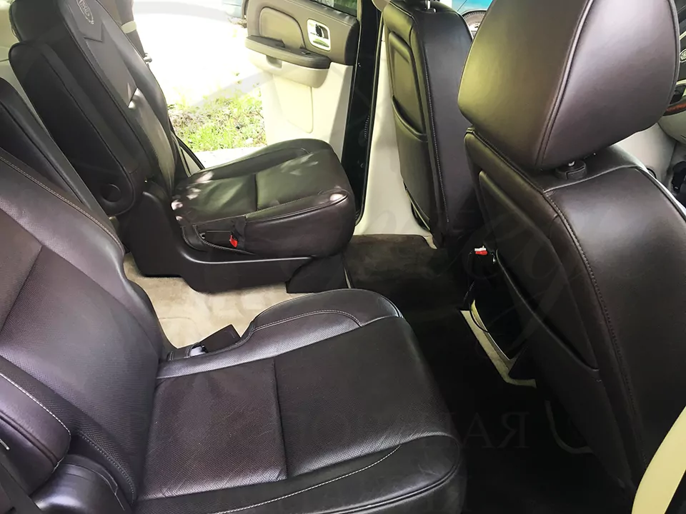Cadillac Escalade (black)