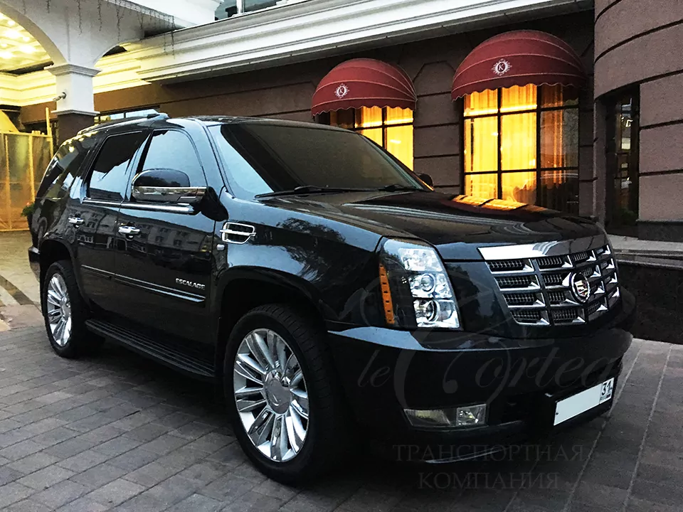 Cadillac Escalade (black)