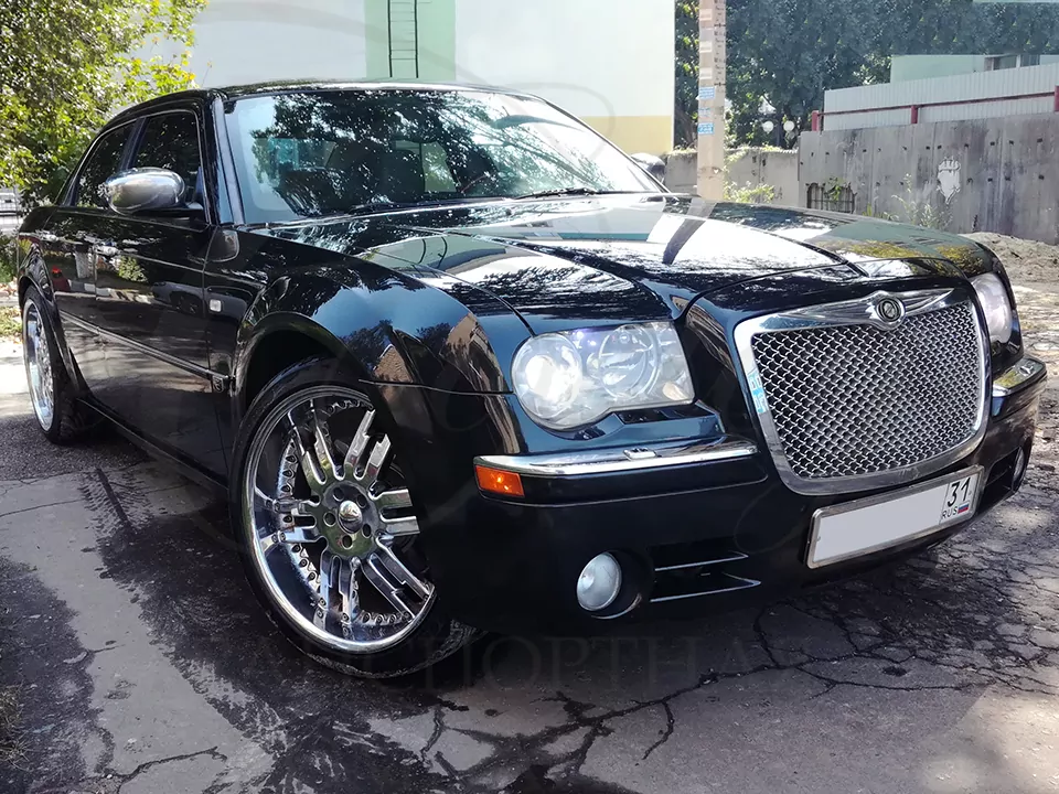 Chrysler 300C (black)