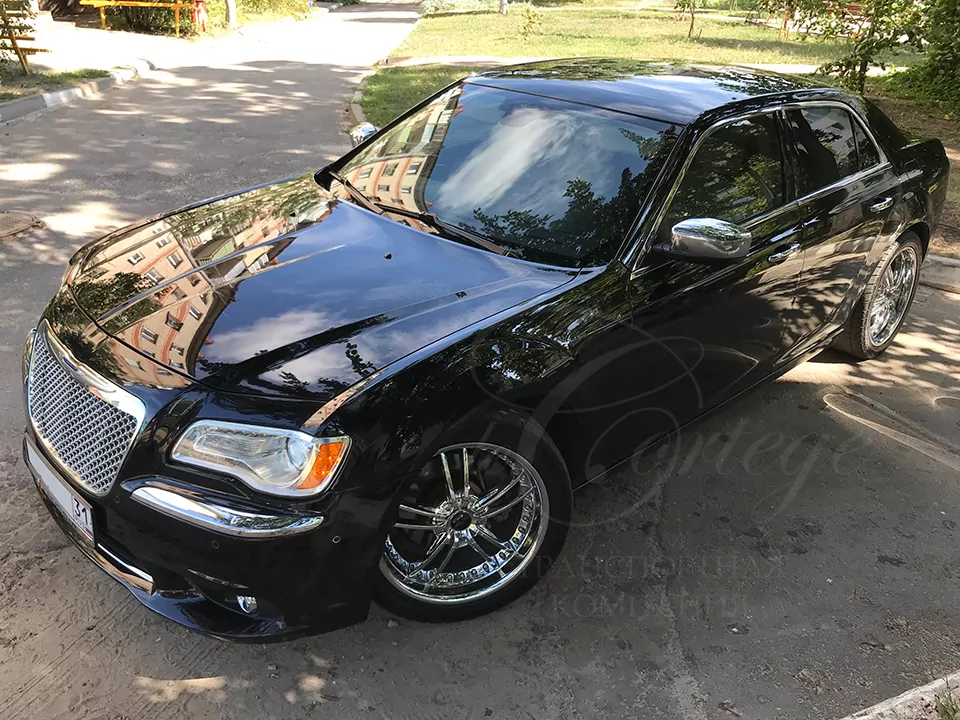 Chrysler 300C II (black)