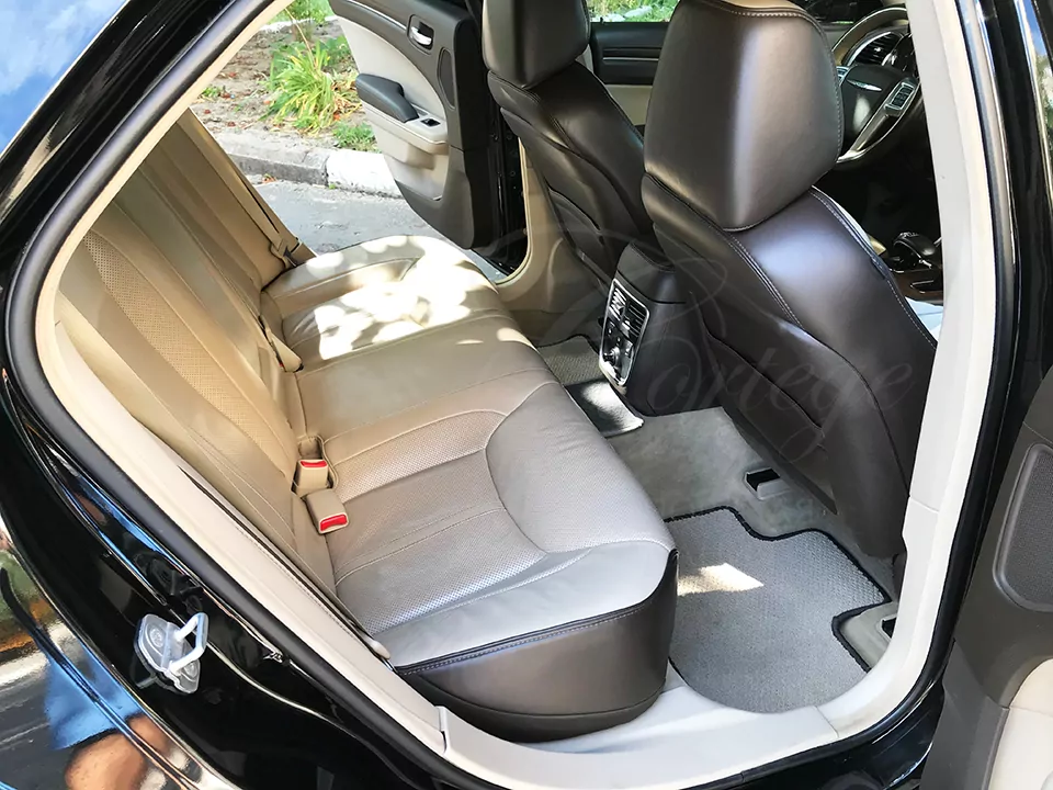 Chrysler 300C II (black)