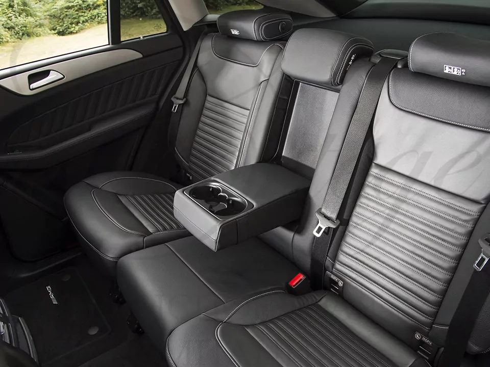 Mercedes-Benz GLE (black)