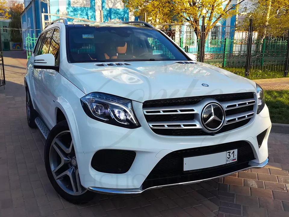 Mercedes-Benz GLS (white)