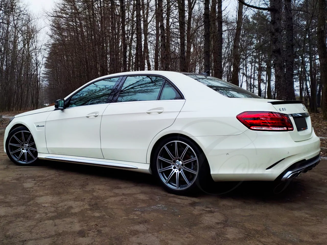 Mercedes-Benz E W212R (white)