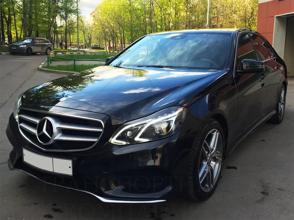 Mercedes-Benz E W212R (black)
