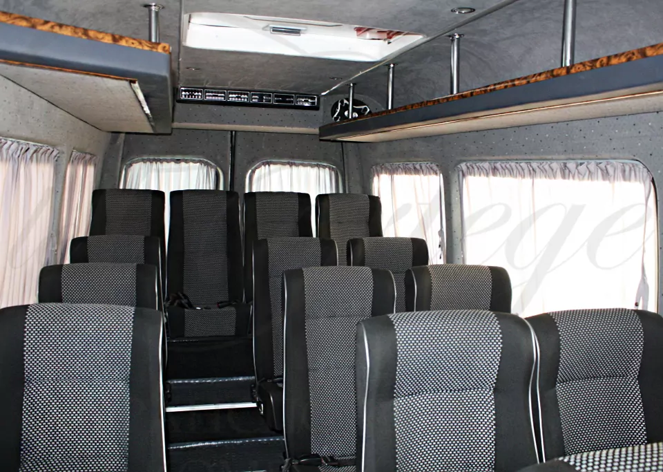 Mercedes-Benz Sprinter (white, 18 seats)