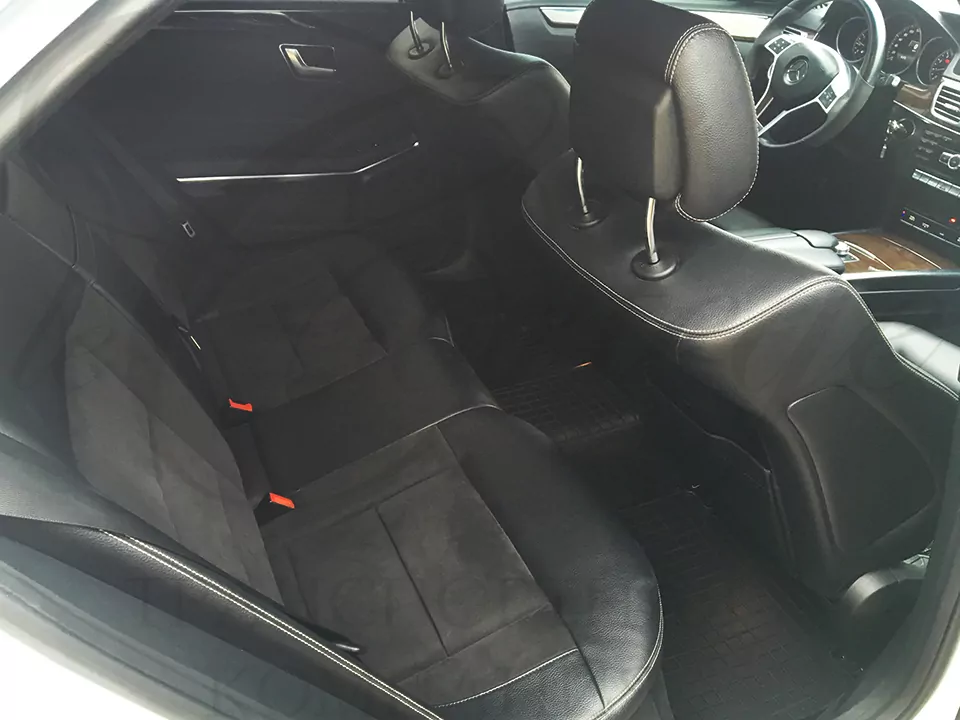 Mercedes-Benz E W212R (white)