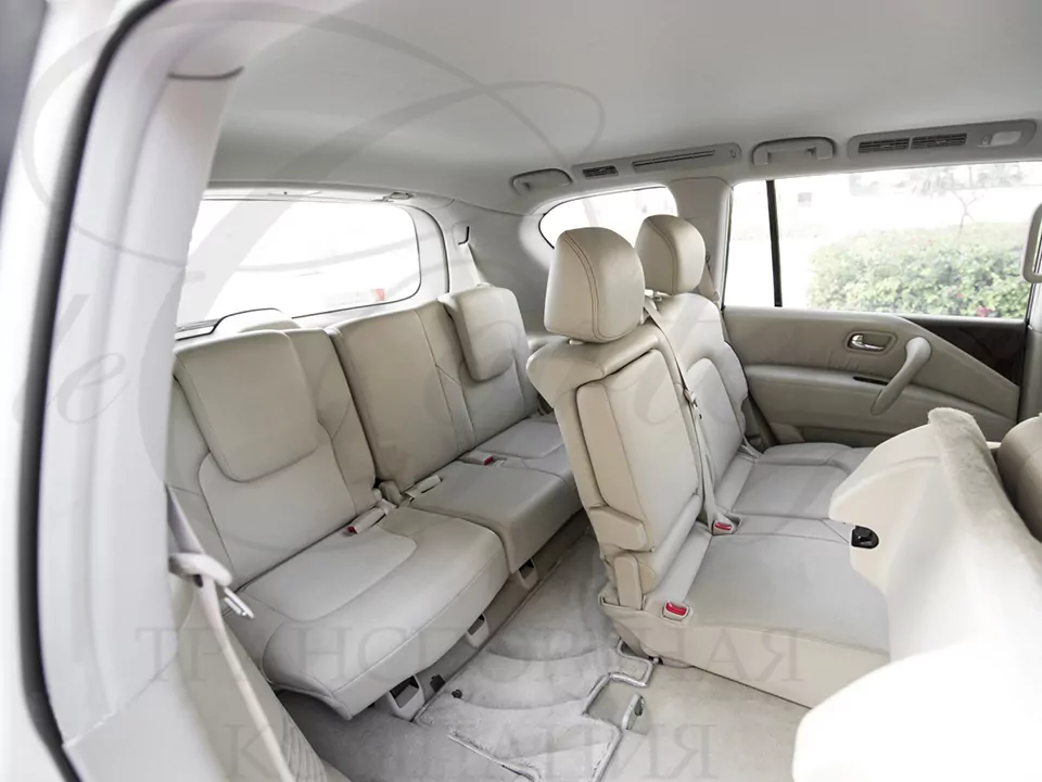 Nissan Patrol (white)