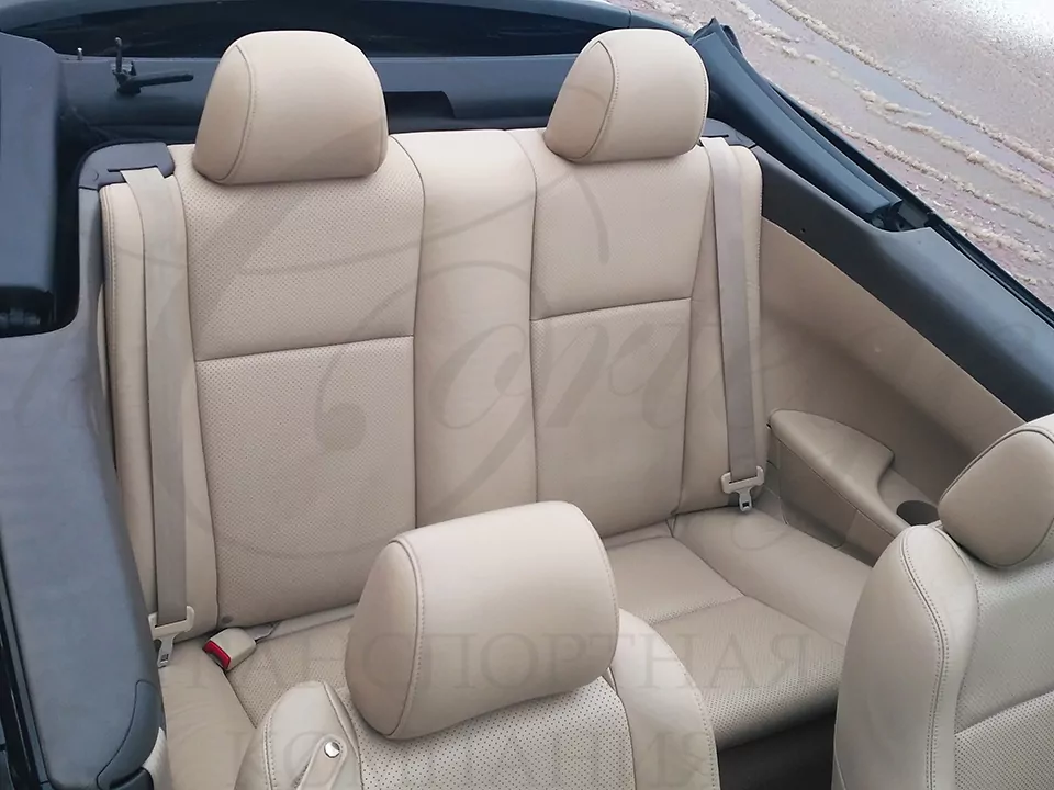 Toyota Solara cabrio (white)