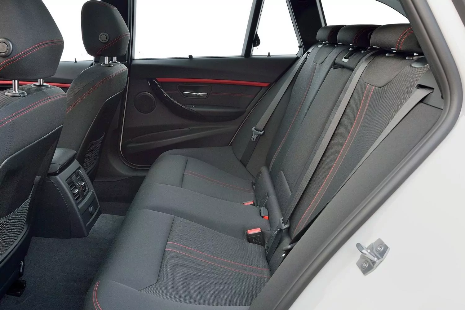 BMW-3 F30 (white)