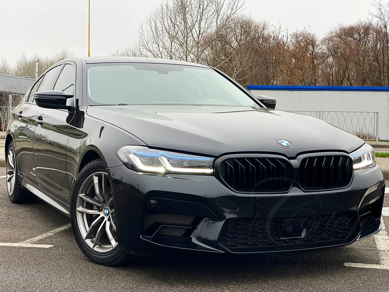 BMW-5 G30 R (black)