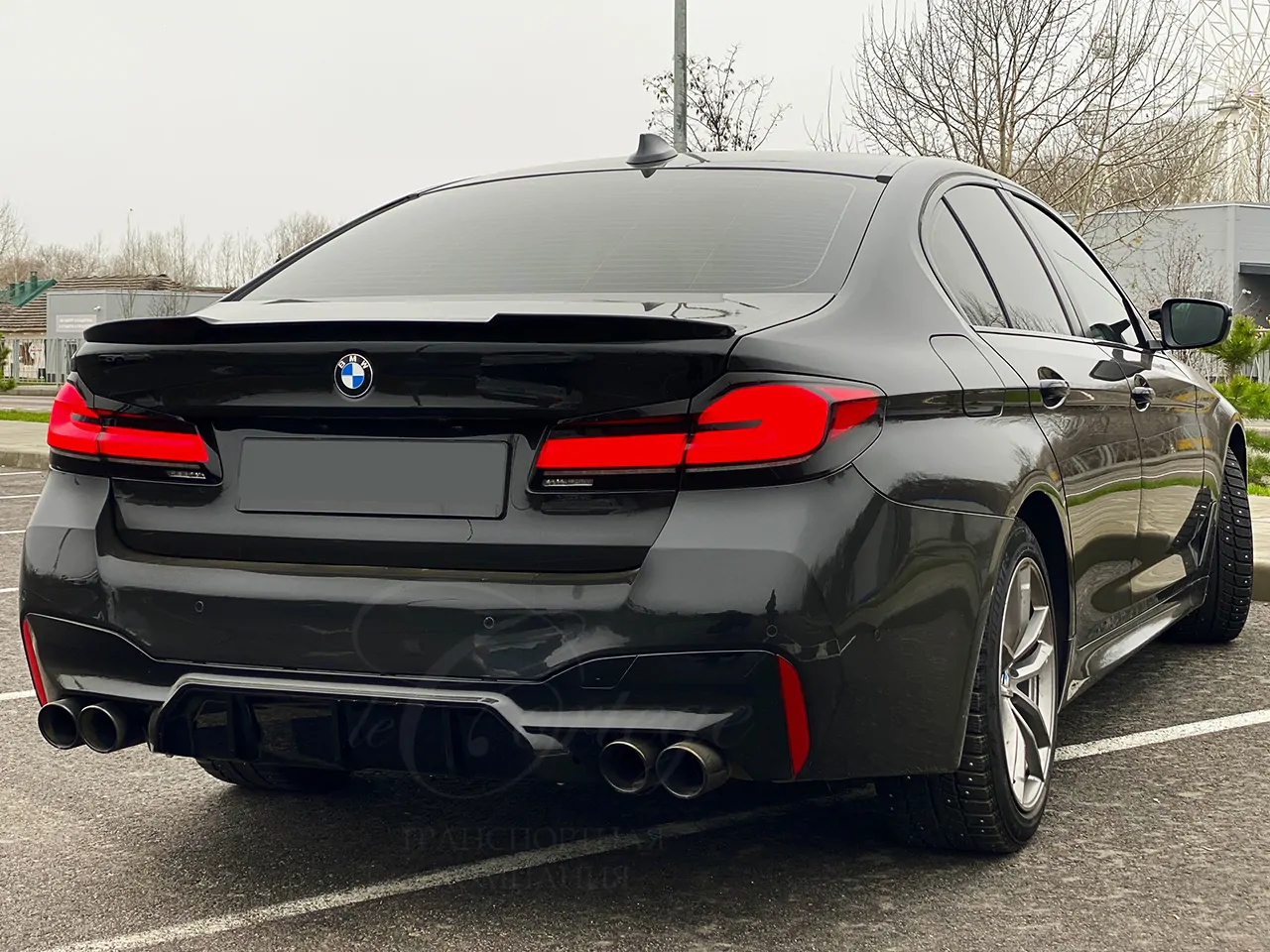 BMW-5 G30 R (black)