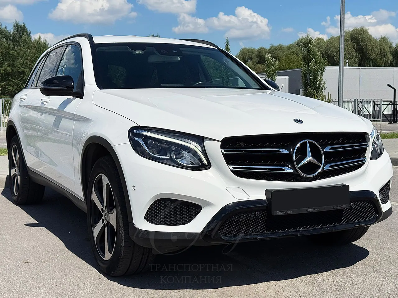 Mercedes-Benz GLC (white)