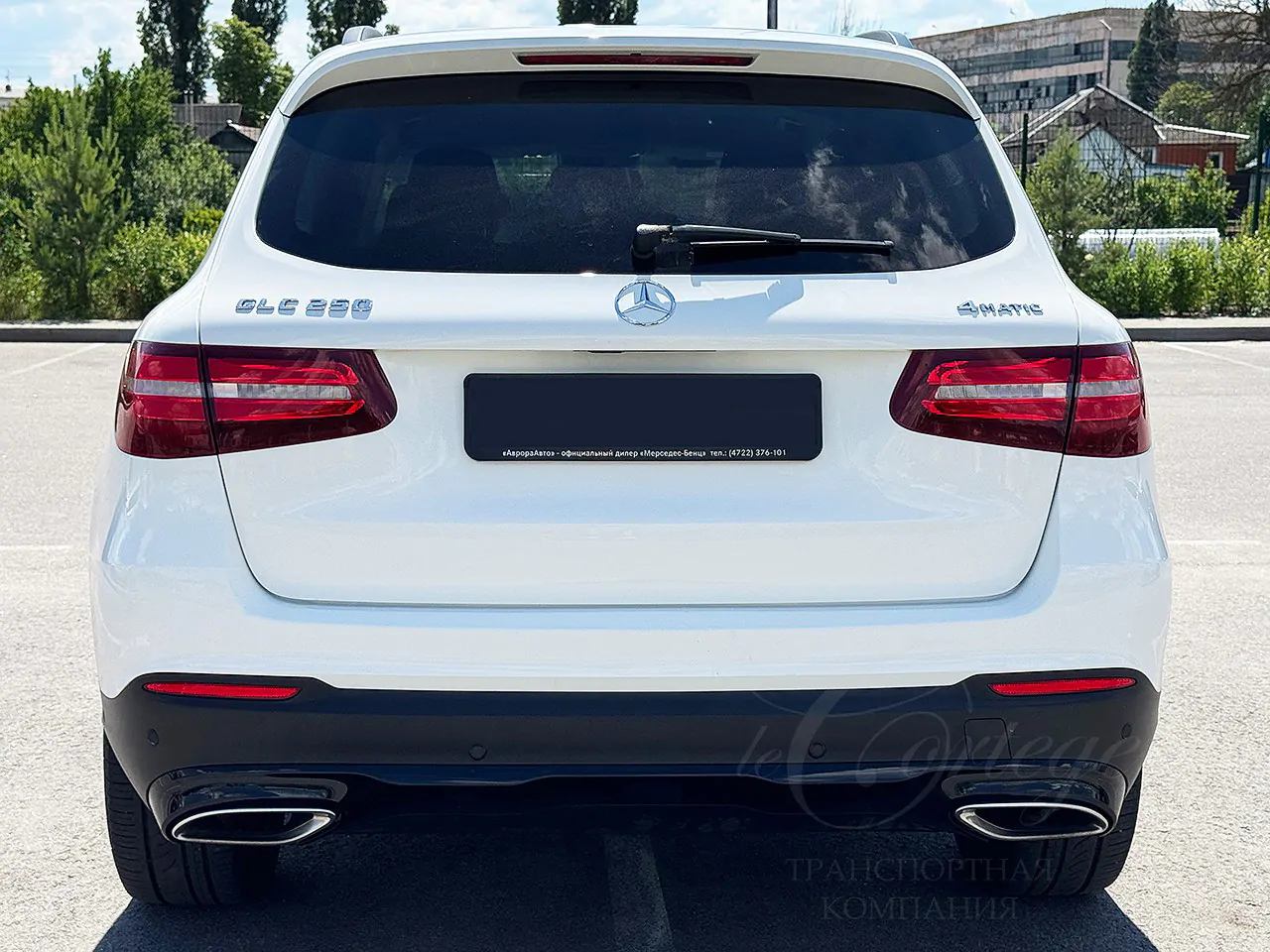 Mercedes-Benz GLC (white)