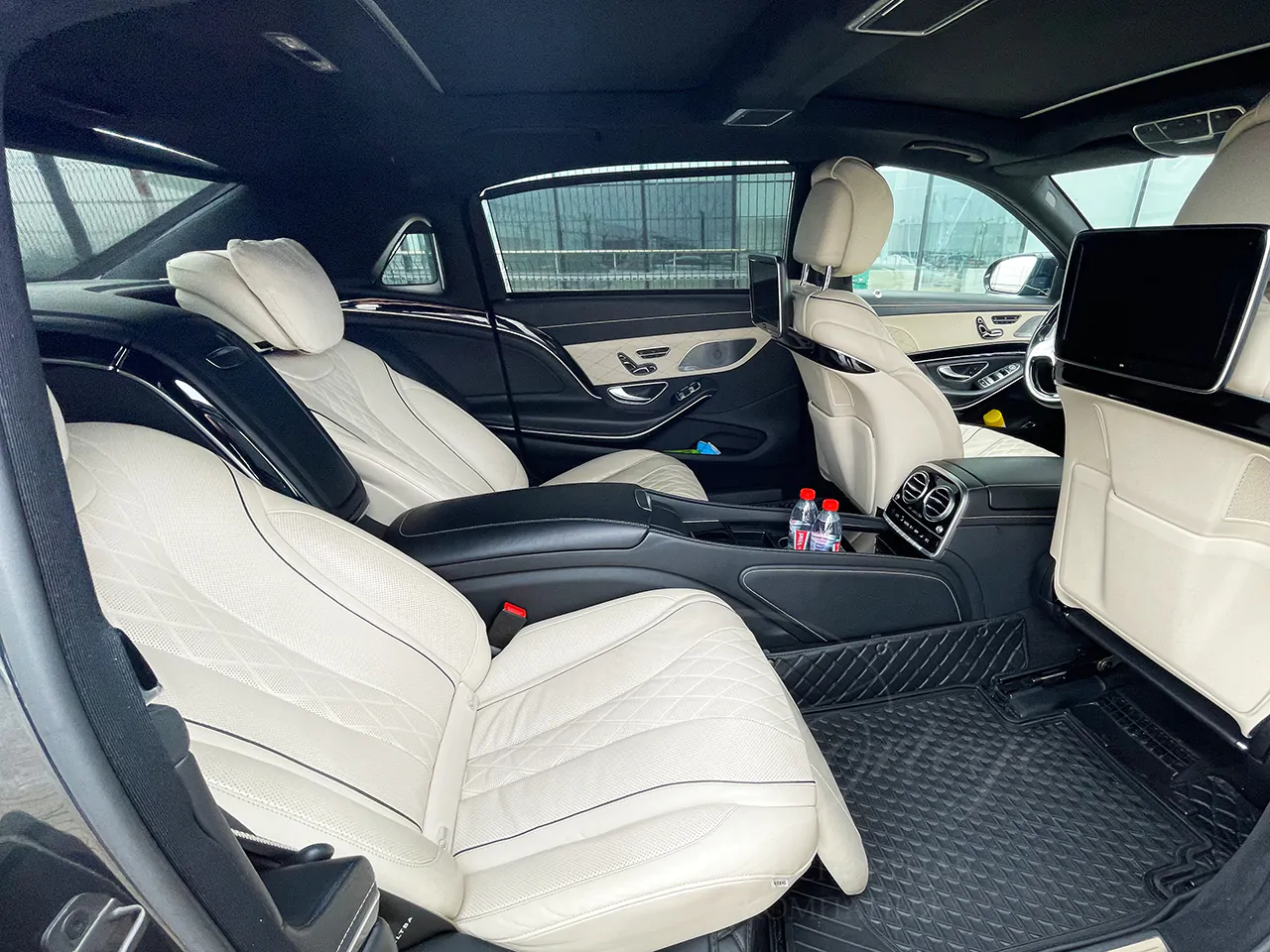 Mercedes-Benz S W222R long Maybach (black)