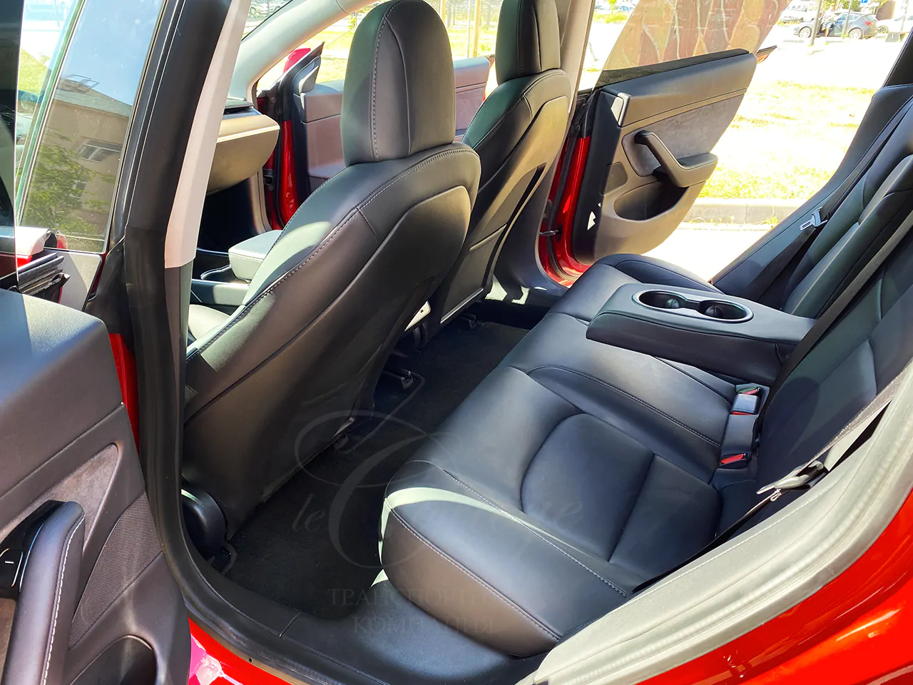 Tesla Model 3 (red)