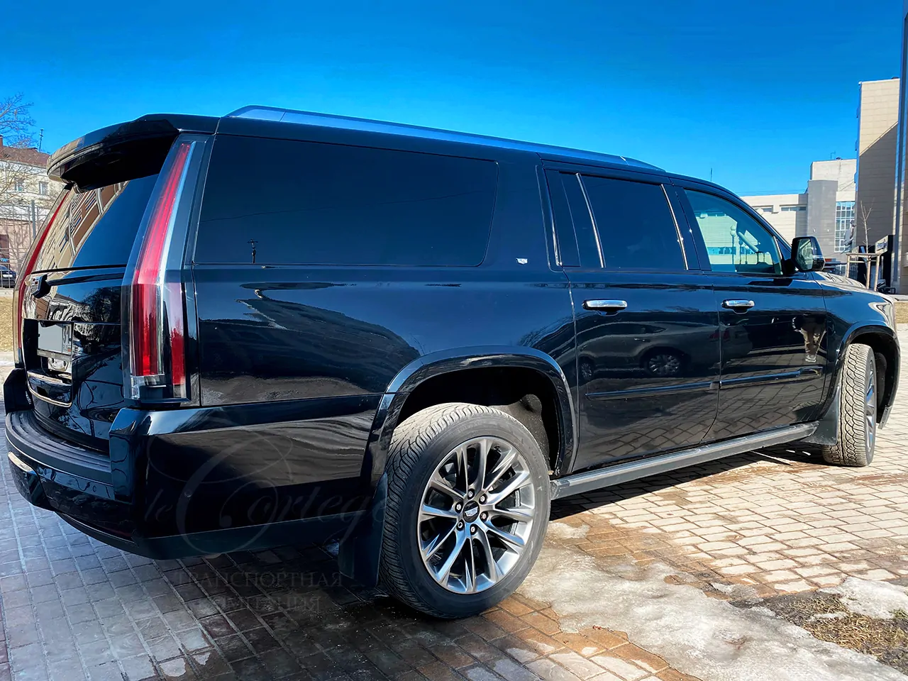Cadillac Escalade ESV (black)
