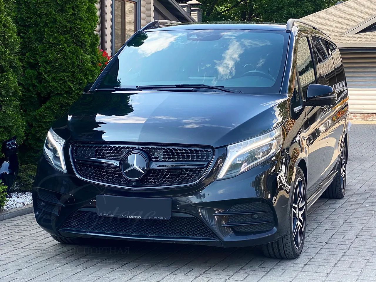 Mercedes-Benz V (black, 6 seats)