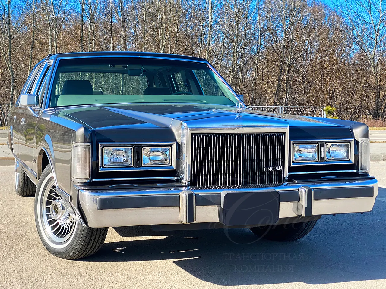 Lincoln Town Car (серебристый)