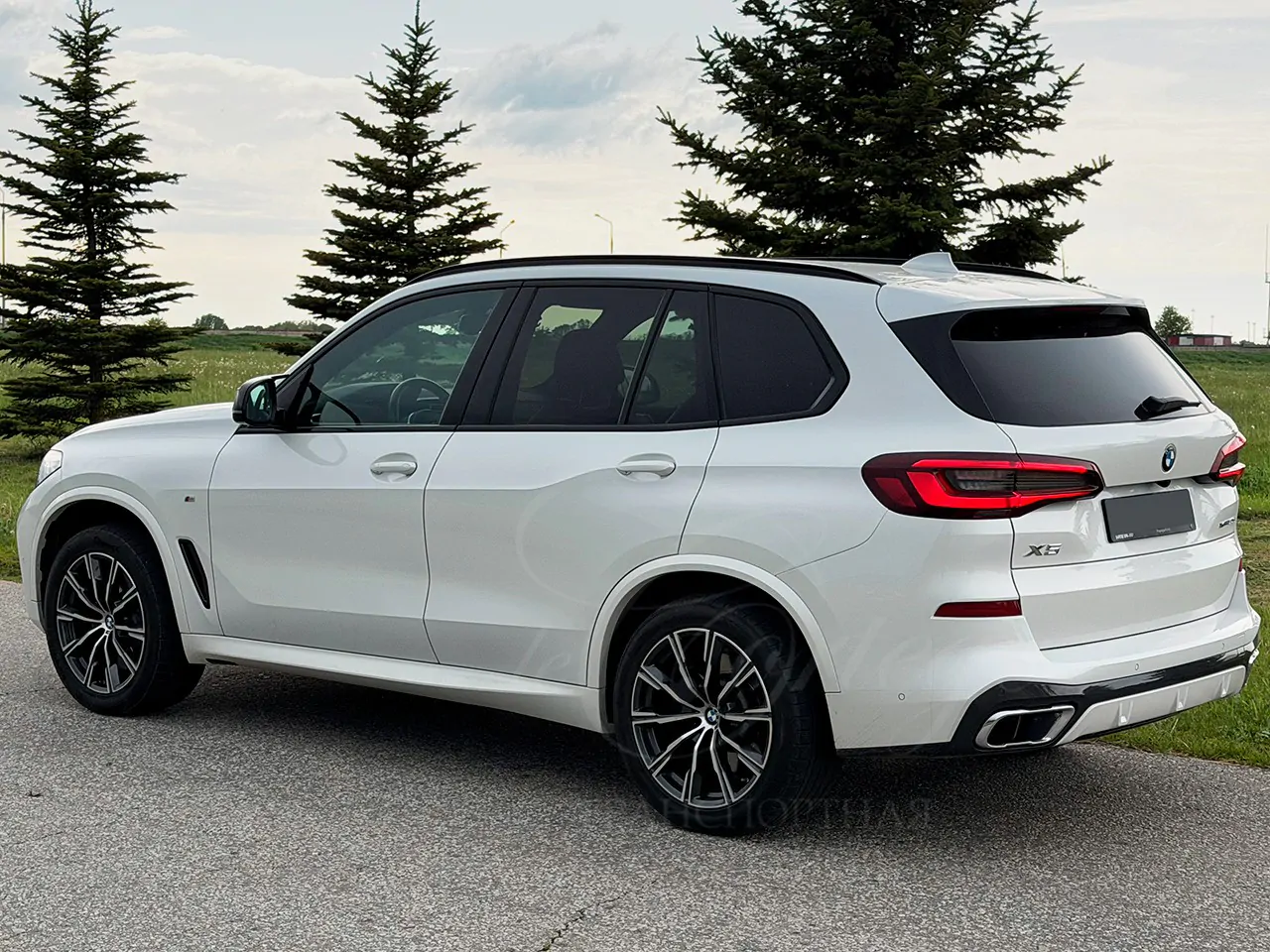 BMW X5 G05 (white)