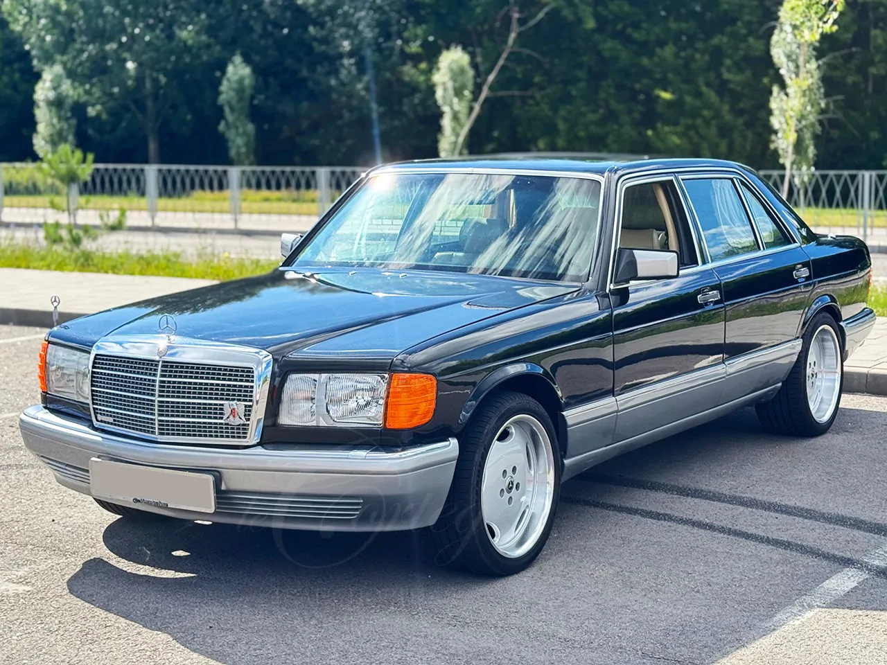 Mercedes-Benz SEL W126 (тёмно-серый)