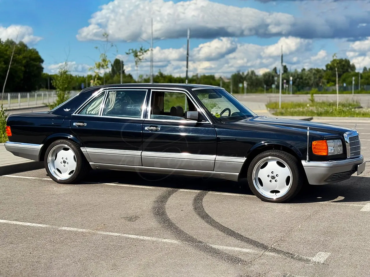 Mercedes-Benz SEL W126 (тёмно-серый)