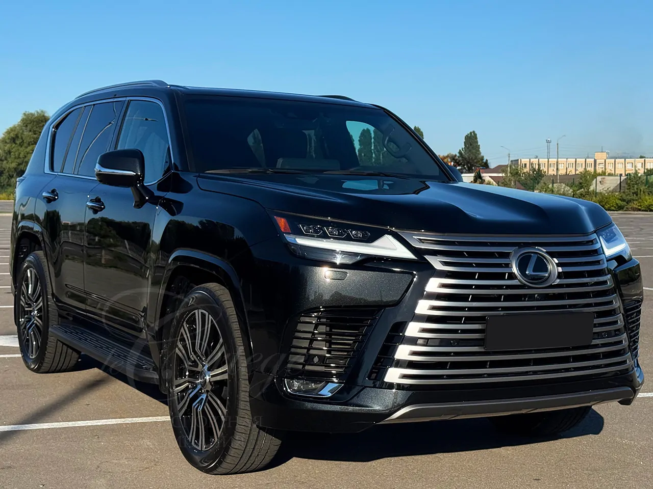 Lexus LX (black)